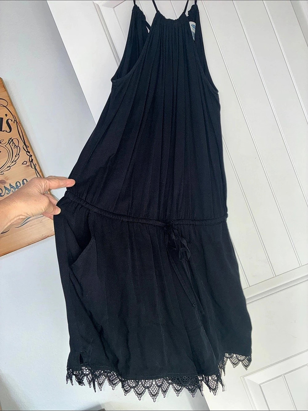 Old Navy Lace Trim Romper in Black Large Like New